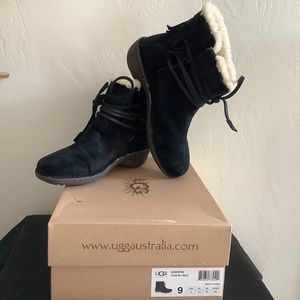 Ugg Gaviota Black Suede Boot Sz 9